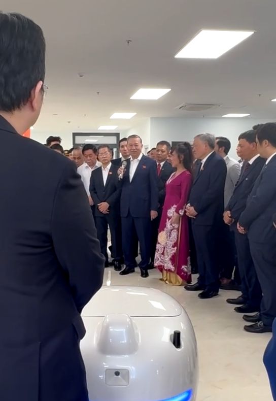 Gặp gỡ và giới thiệu với Tổng Bí thư Tô Lâm